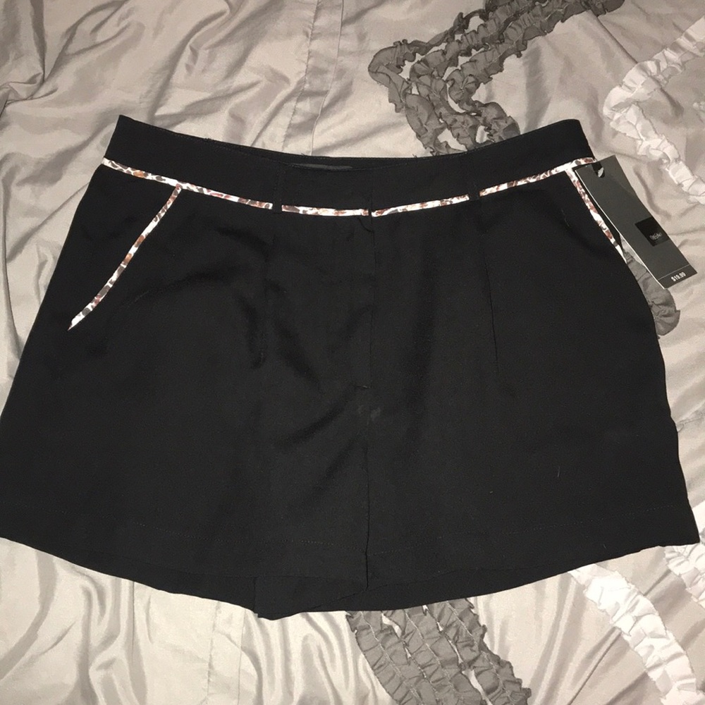 NWT Women’s Mossimo dress shorts
